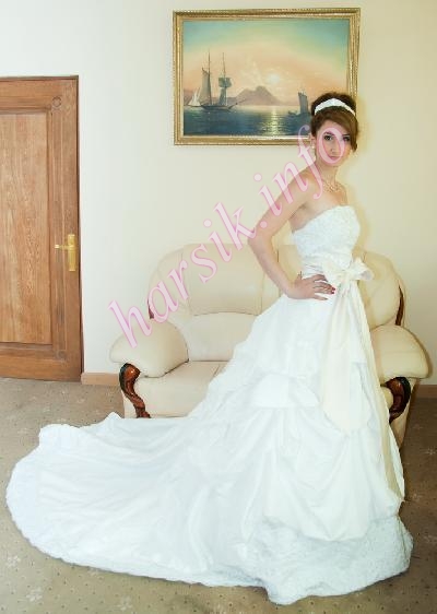 Wedding dress 334675218